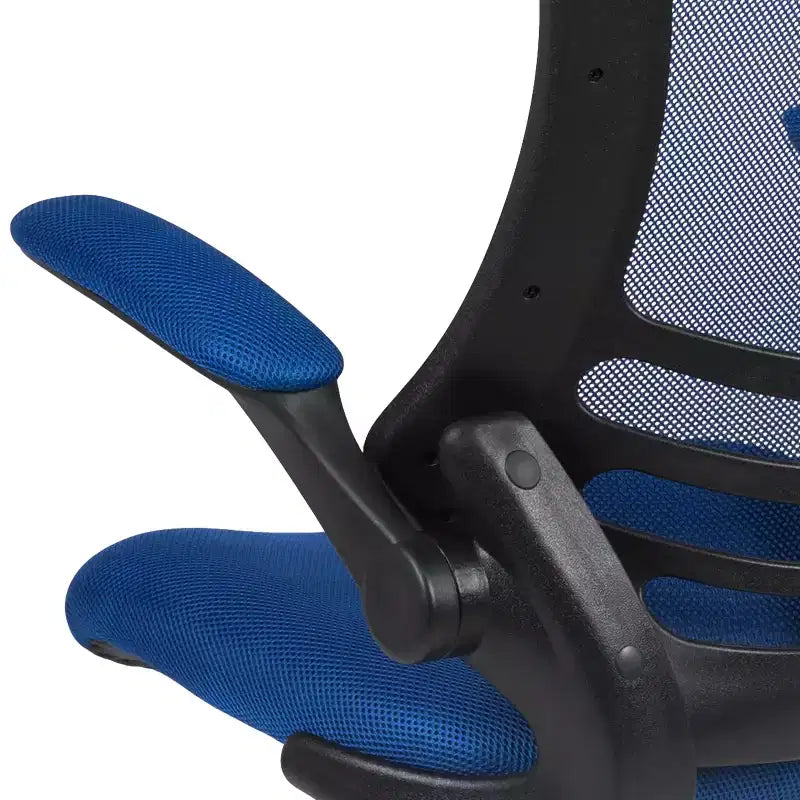 Chaise de bureau ergonomique pivotante en maille à dossier mi-haut avec accoudoirs relevables